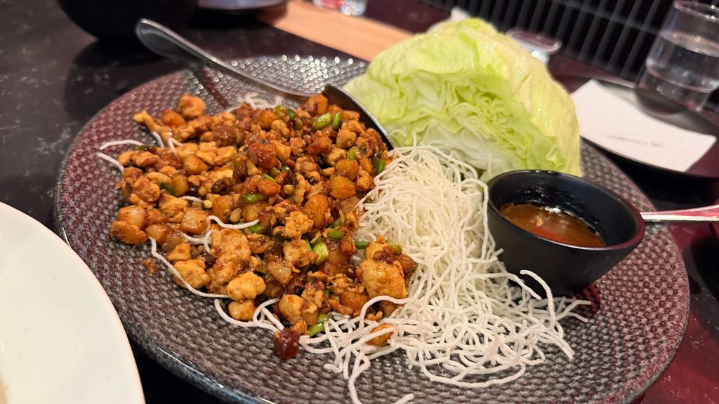 피에프창 창스 치킨 레터스랩